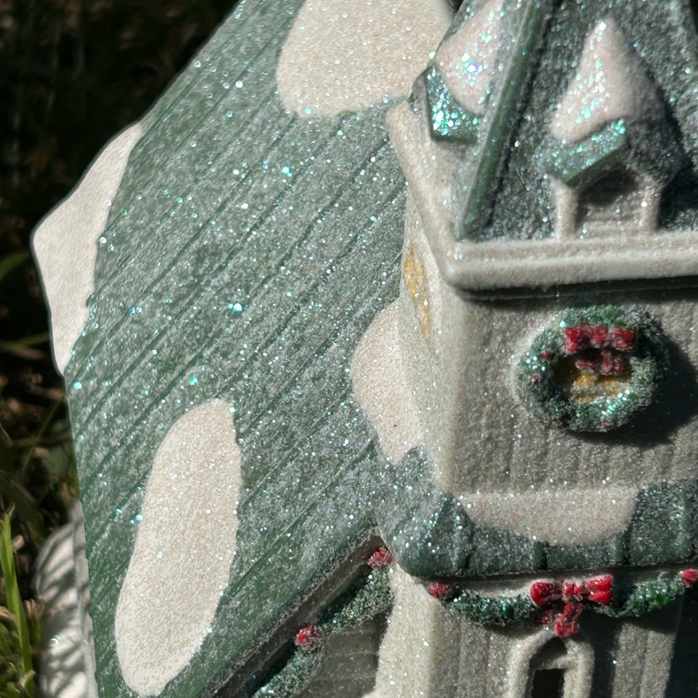 First Frost by Department 56 Lighted Porcelain “Cedar Isles Church” - Picture 15 of 17